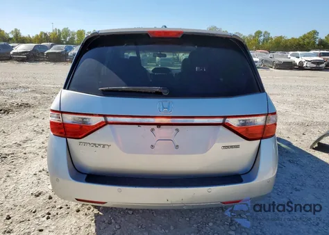 2011 Honda Odyssey Touring z USA, uszkodzony, nr VIN 5FNRL5H94BB064495